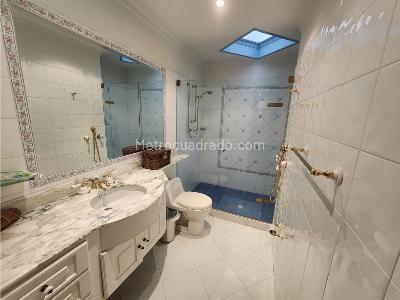 Casa de 5 alcobas en venta en Via Las Palmas Poblado, Medellín · foto 18 de 20