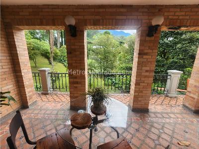 Casa de 5 alcobas en venta en Via Las Palmas Poblado, Medellín · foto 19 de 20