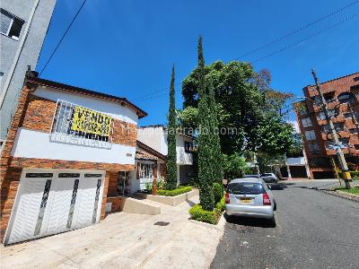 Casa de 4 alcobas en venta en Laureles Santa Teresita, Medellín, 183 m² · foto 2 de 20
