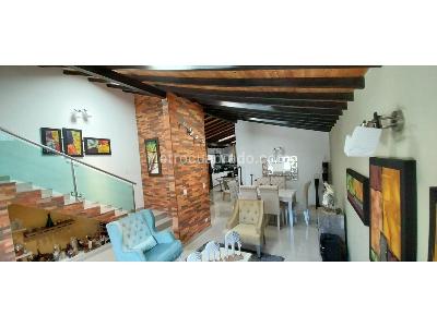 Casa de 4 alcobas en venta en Laureles Santa Teresita, Medellín, 183 m² · foto 4 de 20