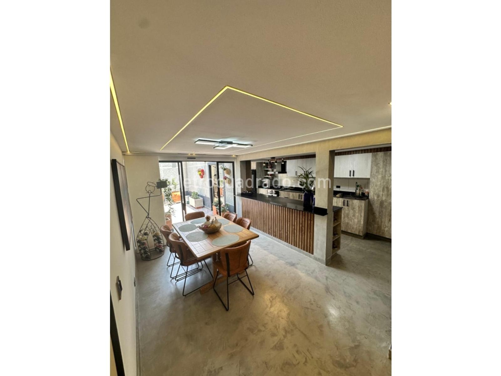 Casa de 4 habitaciones en venta en Santa Monica 1, Medellín — imagen 1 de 20