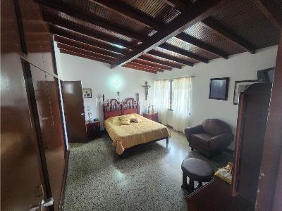 Casa de 5 alcobas en venta en Simon Bolivar La America, Medellín, 230 m² · foto 17 de 20