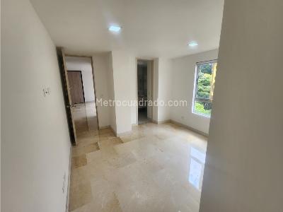 Apartamento de 3 alcobas en venta en La Castellana Laureles, Medellín, 116 m² · foto 8 de 20