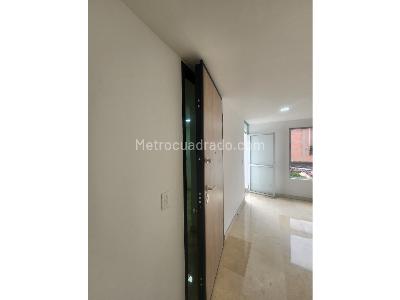 Apartamento de 3 alcobas en venta en La Castellana Laureles, Medellín, 116 m² · foto 13 de 20