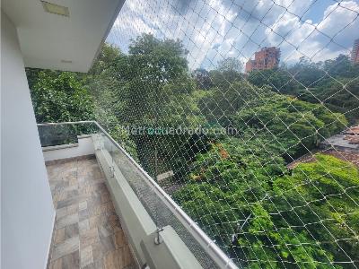 Apartamento de 3 alcobas en venta en La Castellana Laureles, Medellín, 116 m² · foto 15 de 20