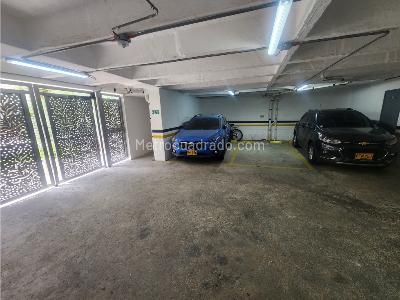 Apartamento de 3 alcobas en venta en La Castellana Laureles, Medellín, 116 m² · foto 16 de 20