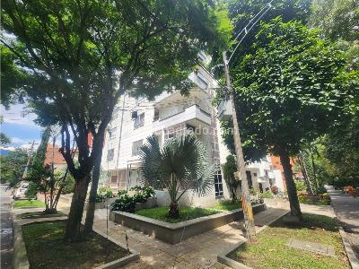 Apartamento de 3 alcobas en venta en La Castellana Laureles, Medellín, 116 m² · foto 18 de 20