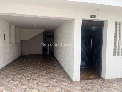 Casa en venta en Villa Luz, Bogotá · foto 2 de 19
