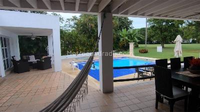 Casa de 4 alcobas en venta en Puerto Peñalisa, Girardot, 381 m² · foto 3 de 14