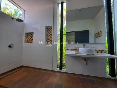 Casa de 4 alcobas en venta en Puerto Peñalisa, Girardot, 381 m² · foto 14 de 14