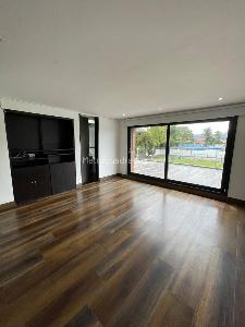 Casa de 5 alcobas en venta en San Jose De Bavaria, Bogotá, 762 m² · foto 2 de 20