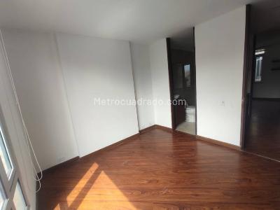 Apartamento en venta en Cedritos, Bogotá · foto 2 de 19