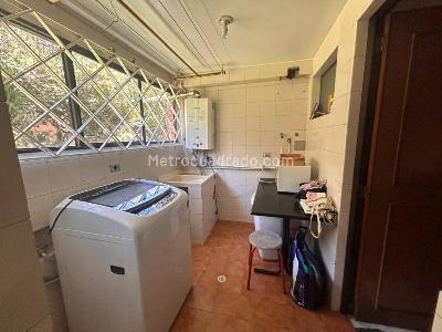 Apartamento de 2 alcobas en venta en Santa Barbara Occidental, Bogotá, 150 m² · foto 16 de 17