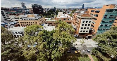 Apartaestudio en venta en Chico, Bogotá, 66 m² · foto 7 de 20