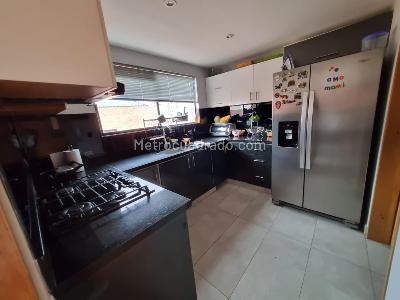 Apartamento en venta en Cedritos, Bogotá · foto 3 de 19