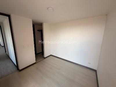 Apartamento de 2 alcobas en venta en El Dorado Industrial, Bogotá, 70 m² · foto 5 de 16