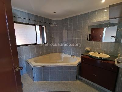 Casa en venta en Villa Magdala, Bogotá · foto 3 de 20