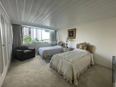 Apartamento en venta en Chico Alto, Bogotá · foto 8 de 16