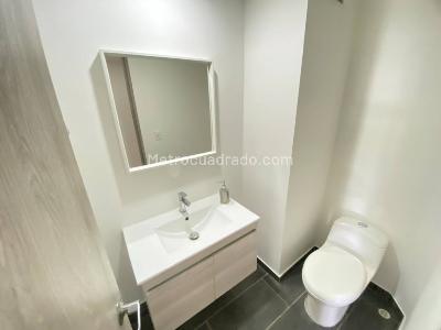 Apartamento de 3 alcobas en venta en Niza Norte, Bogotá, 136 m² · foto 10 de 13