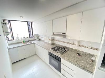 Apartamento de 3 alcobas en venta en Niza Norte, Bogotá, 136 m² · foto 11 de 13