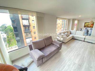 Apartamento de 3 alcobas en venta en Niza Norte, Bogotá, 136 m² · foto 3 de 13
