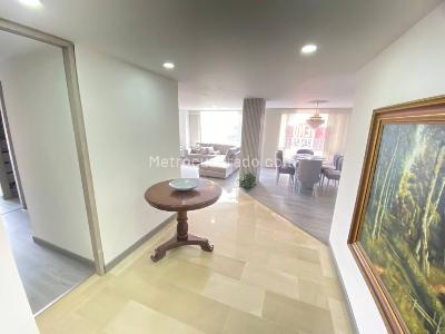 Apartamento de 3 alcobas en venta en Niza Norte, Bogotá, 136 m² · foto 5 de 13