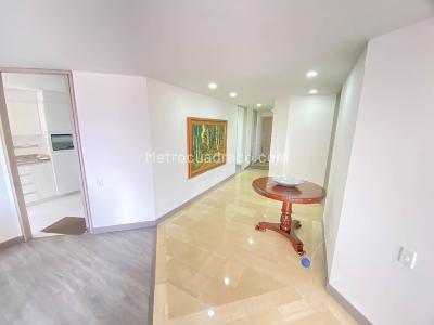 Apartamento de 3 alcobas en venta en Niza Norte, Bogotá, 136 m² · foto 7 de 13