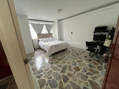 Apartamento de 3 alcobas en venta en Estadio Florida Nueva, Medellín, 126 m² · foto 8 de 12