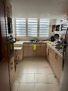 Apartamento de 3 alcobas en venta en Estadio Florida Nueva, Medellín, 126 m² · foto 7 de 12