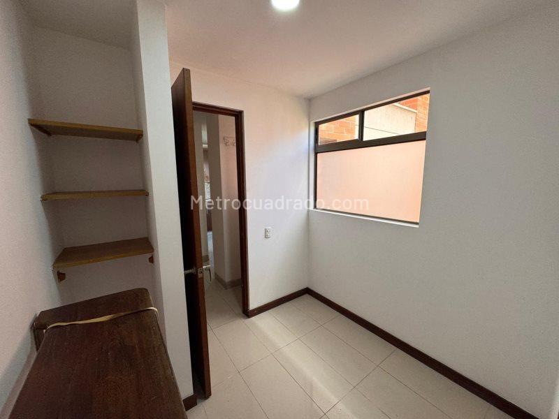 Spacious 3BR Apartment in Los Balsos, Poblado - 7