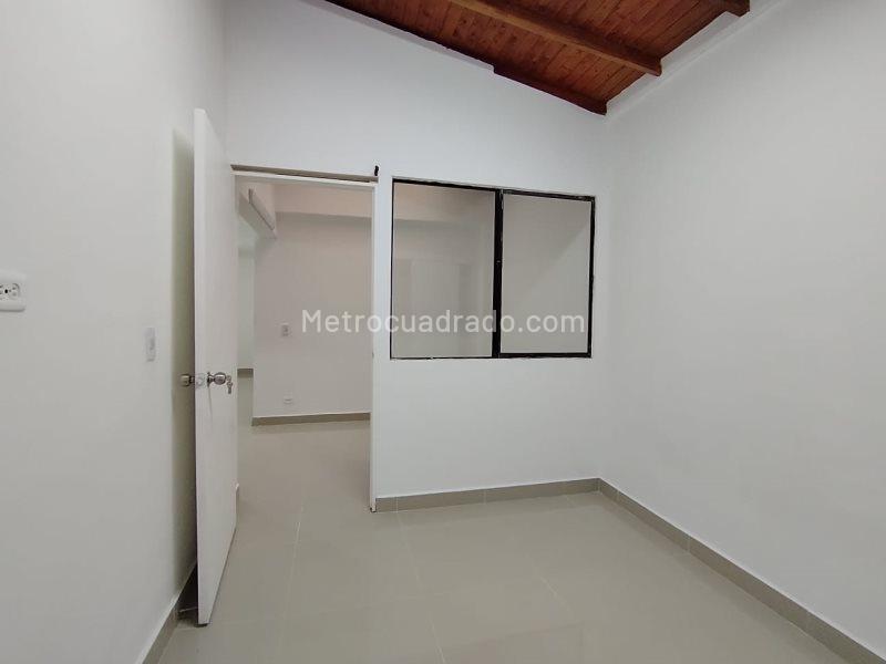 Spacious 4BR Apartment in Centro - 4