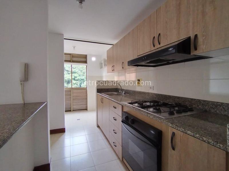 1BR Apartment with 2 Bathrooms in Poblado - 2
