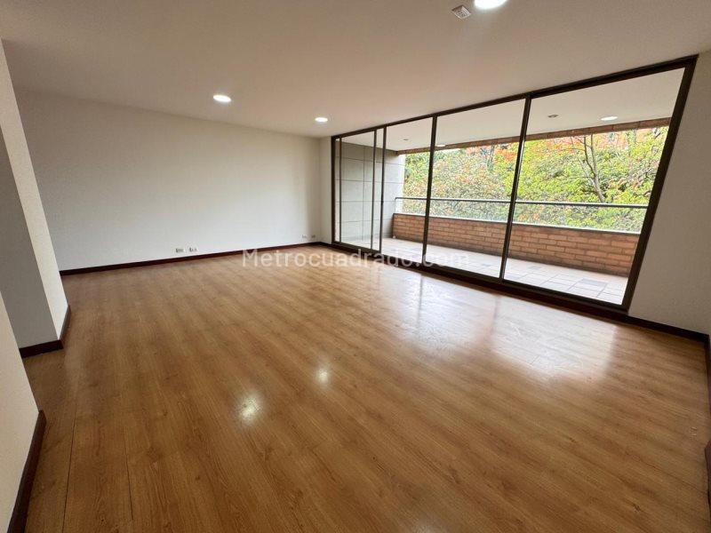3BR Apartment Near Santa Fú in Poblado