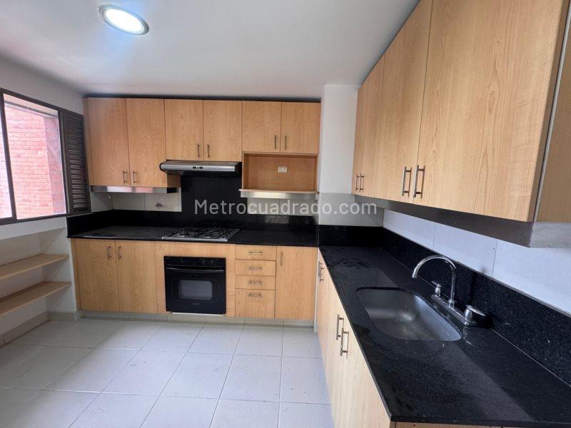 3BR Apartment Near Santa Fú in Poblado - 4