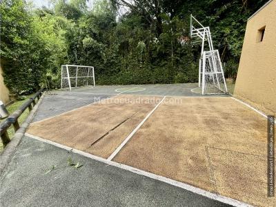 Apartamento de 5 alcobas en venta en El Diamante No. 2, Medellín, 283 m² · foto 12 de 13