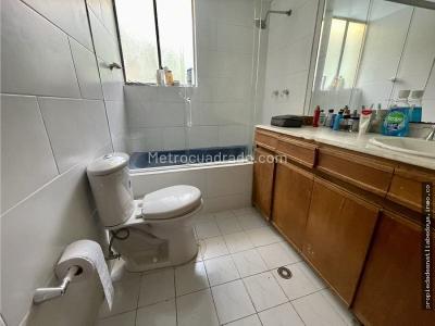 Apartamento de 5 alcobas en venta en El Diamante No. 2, Medellín, 283 m² · foto 13 de 13