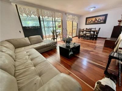 Apartamento de 5 alcobas en venta en El Diamante No. 2, Medellín, 283 m² · foto 3 de 13