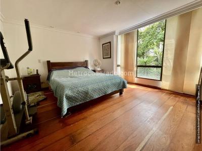 Apartamento de 5 alcobas en venta en El Diamante No. 2, Medellín, 283 m² · foto 5 de 13
