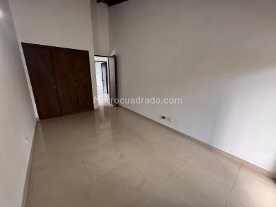 Casa de 3 alcobas en venta en Loma Benedictinos, Envigado, 153 m² · foto 16 de 16