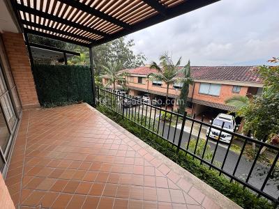 Casa de 3 alcobas en venta en Loma Benedictinos, Envigado, 153 m² · foto 6 de 16