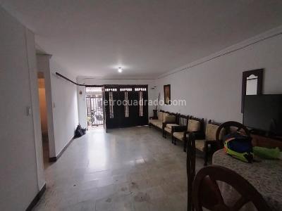 Casa de 5 alcobas en venta en Guayabal, Medellín, 142 m² · foto 3 de 11