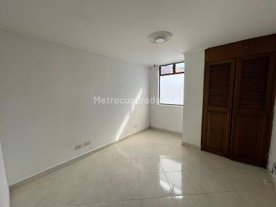 Apartamento de 4 alcobas en arriendo en El Portal, Envigado, 100 m² · foto 6 de 11