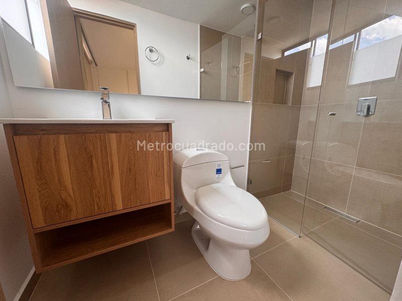 Remodeled 3BR Apartment Near San Lucas in El Poblado - 9