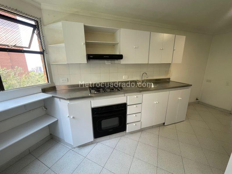 Apartamento Exclusivo de 4 Alcobas con Amenidades en El Poblado