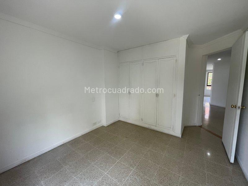 Apartamento Exclusivo de 4 Alcobas con Amenidades en El Poblado - 7
