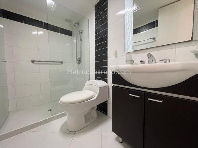 Apartamento en arriendo en Poblado, Medellín · foto 12 de 14