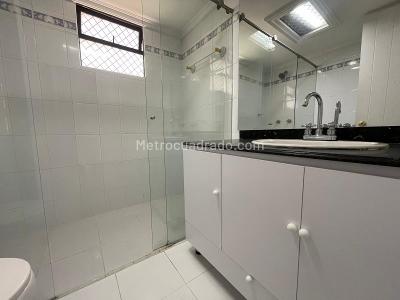 Apartamento en arriendo en Poblado, Medellín · foto 13 de 14
