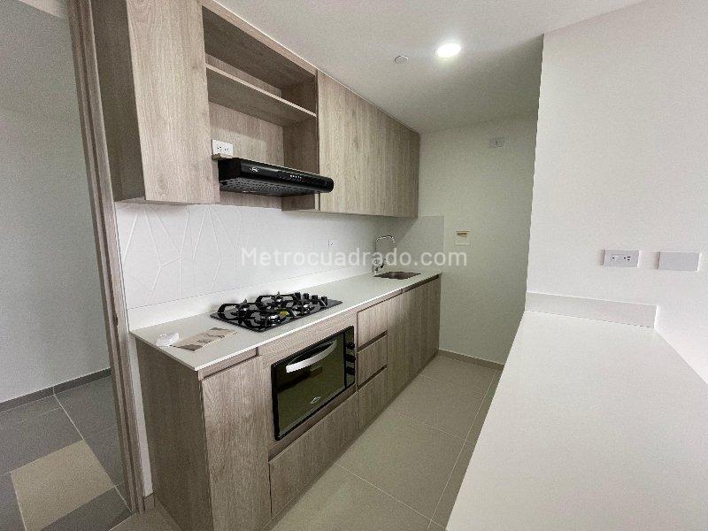 Apartamento nuevo de 3 habitaciones en arriendo en Itagüí (Pilsen)