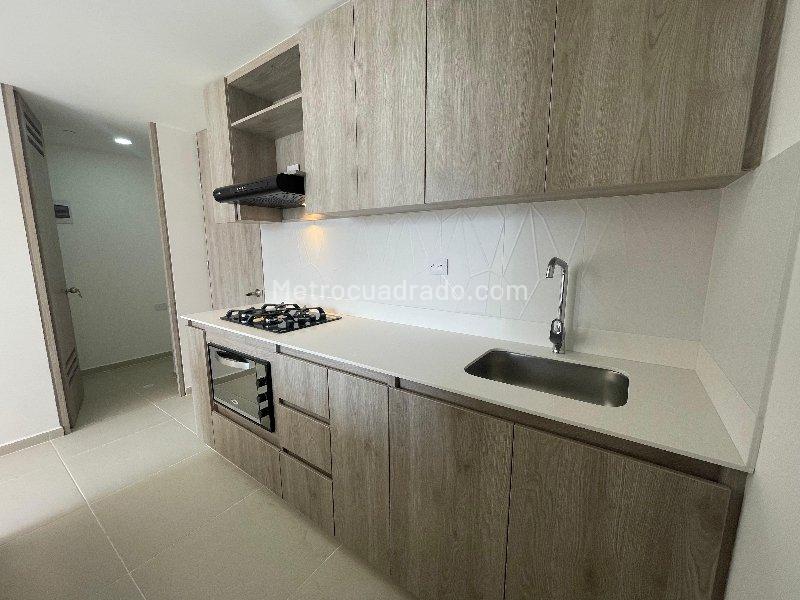 Apartamento nuevo de 3 habitaciones en arriendo en Itagüí (Pilsen) - 2