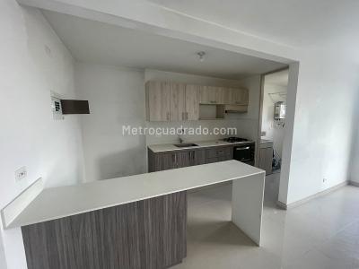 Apartamento de 3 alcobas en arriendo en Calasanz, Medellín, 84 m² · foto 2 de 14